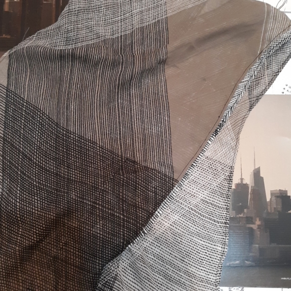 Scarf - Picture 2 of 4